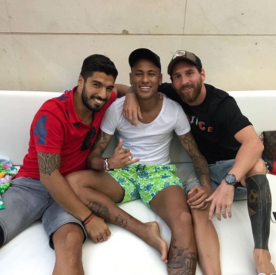 lnconcebible's tweet photo. [IG Messi] Volvió Piqué 😂😂😂 https://t.co/H8XvRTiYWI