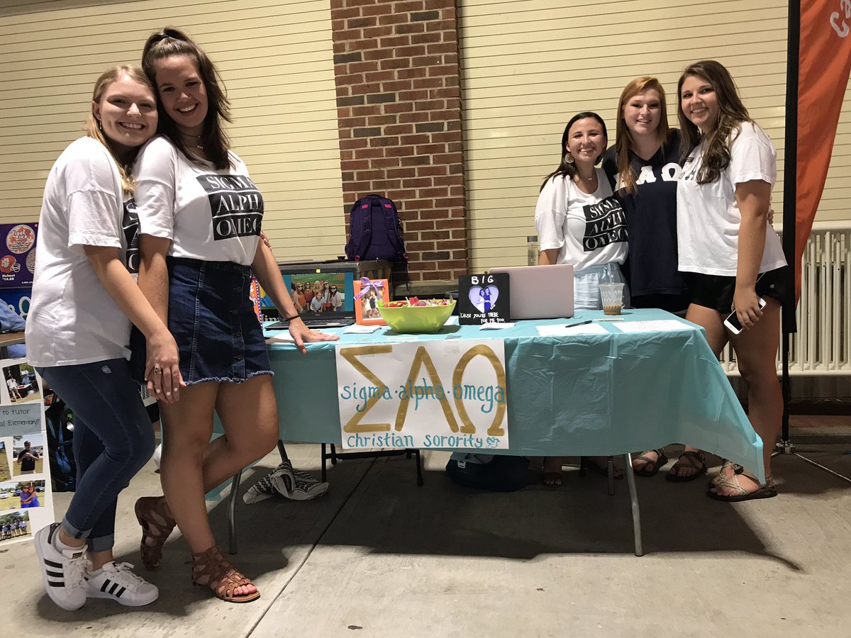 Clemson_SAO's tweet photo. Tiger Prowl is here!! Come grab some candy &amp; meet our sweet sisters near section R in Death Valley!! #CUgoSAO #TigerProwl #CUthere https://t.co/Uvu1bLW3uC