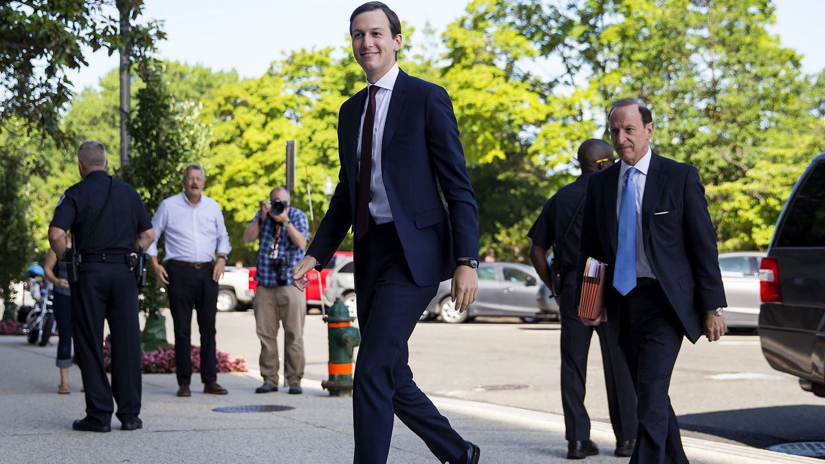 BloombergTV's tweet photo. A Trump delegation led by Kushner left for the Middle East on Sunday, official says https://t.co/rurOgfFLnp https://t.co/uFe6x3MCsm