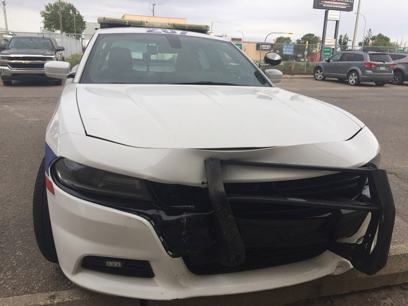 Prince Albert Police Cruiser Damaged During Arrest dlvr.it/PgsJGX https://t.co/yNjHqsiWAU