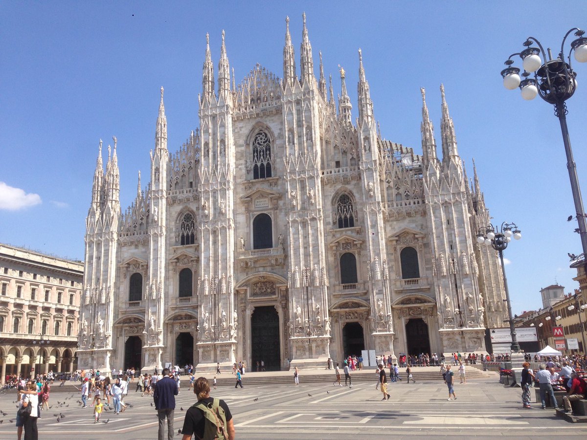 Haciendo tiempo en #milano visitando el #duomo 👌🏾