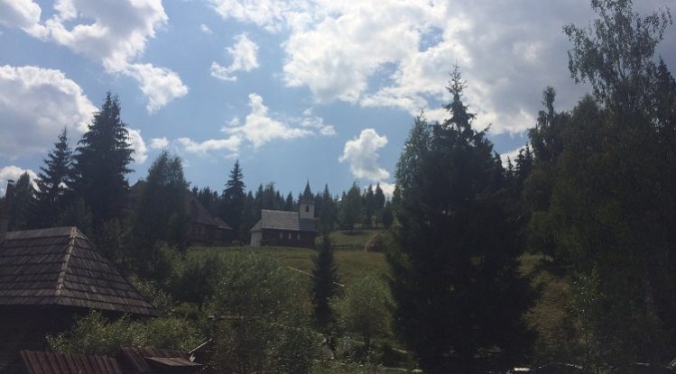 HungaryToday's tweet photo. A #Place Where The #Forest Tells #Tales - #Photo #Collection About The #Fascinating #Mountains Of #Gyimes
https://t.co/BrnerMJ3pv https://t.co/lOCpgAAZmU