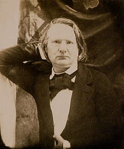 TeaRex42's tweet photo. Je crois que Victor Hugo aurait vraiment aimé prendre des selfies. #réflexionlittéraireinusitéedelajournée #monpref https://t.co/LBWXfUwWA4