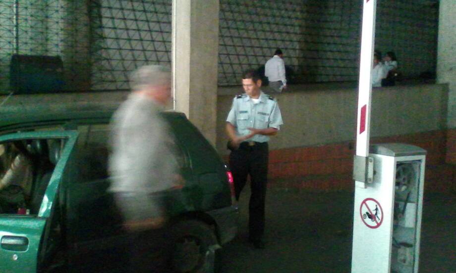 IkaiLedezma's tweet photo. Seguridad Física de Instalaciones Públicas control de acceso y chequeo de personas, Gobernación del Estado Lara https://t.co/FL5hgiPzbV