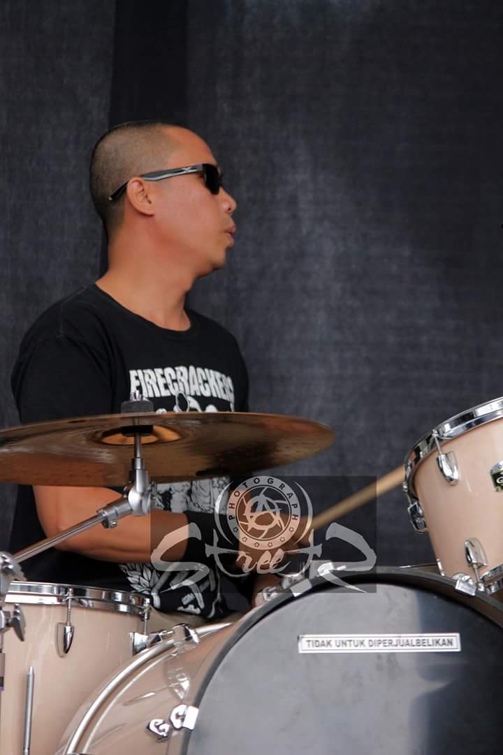discausepunk's tweet photo. Terimakasih @galunggunggarung acara kalian hebat...ciu next time
📷 by @streetphotograph #discause #punk #punkrock #Tasikmalaya https://t.co/xowklzl2mF