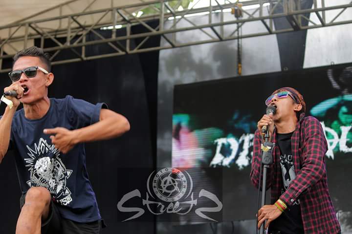 discausepunk's tweet photo. Terimakasih @galunggunggarung acara kalian hebat...ciu next time
📷 by @streetphotograph #discause #punk #punkrock #Tasikmalaya https://t.co/ZixwyMtLQ5