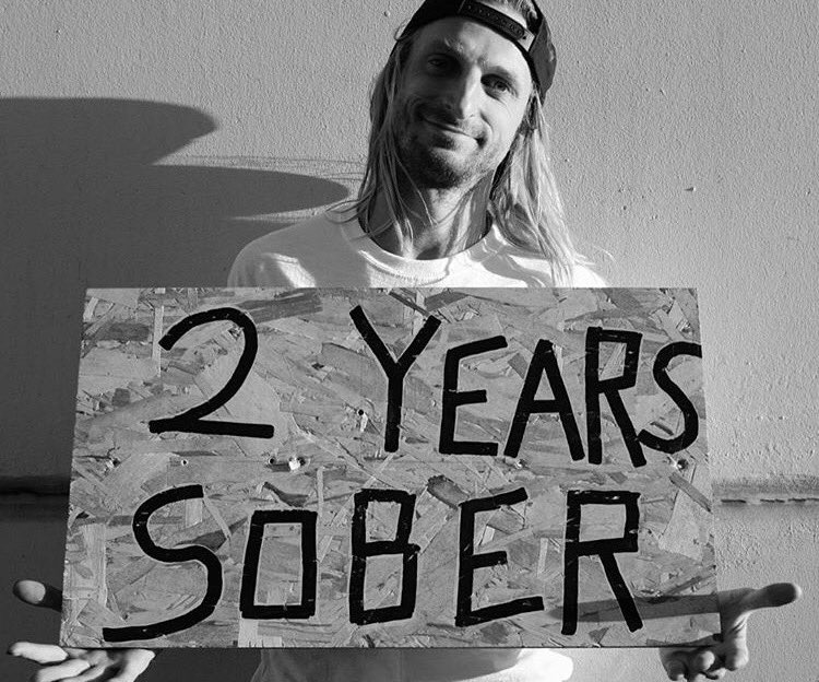 RyanForRecovery's tweet photo. #SkateboardersRecover! Way to go Mike! 2 years #SOBER. Mike rides a skateboard the like a condor rides a mountain's thermal. #recoverypride https://t.co/8gwarPJDQN