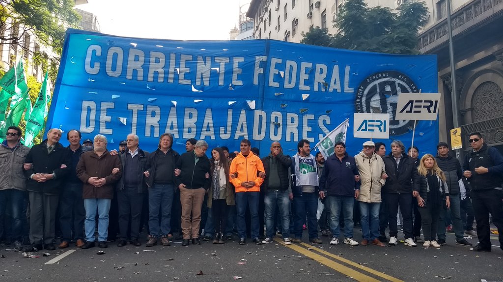 Los Trabajadores movilizan #ContraElAjuste @waltercorreasoc @prensasosba @CFTArgentina