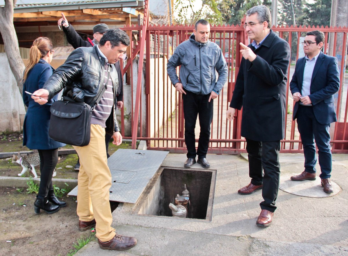 MUNICIPIO DE BUIN (@municipio_buin) on Twitter photo El Alcalde Miguel Araya y la empresa <a href="/aguas_andinas/">Aguas Andinas</a> , se reunieron a fin de poder buscar una solución para la villa Doña Jacinta de Buin. El Alcalde Miguel Araya y la empresa <a href="/aguas_andinas/">Aguas Andinas</a> , se reunieron a fin de poder buscar una solución para la villa Doña Jacinta de Buin.