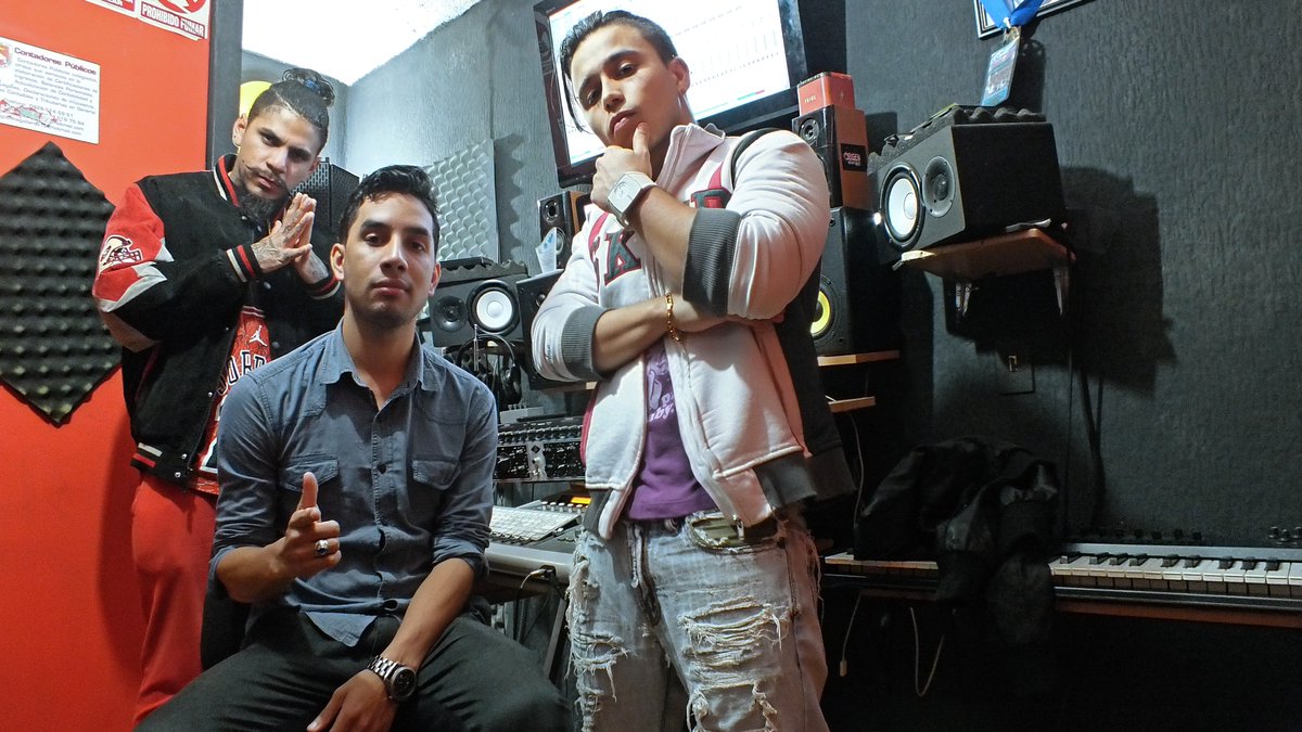 CharleyMusik's tweet photo. Nosotros no seguimos reglas, nosotros inventamos nuestro propio juego🏌🙏🏻 MAÑANA SOLTAMOS EL MAKING OF #IRRESISTIBLE 🔜  #LAUNIÓNSOVIÉTICA🔌⚡ https://t.co/AVmu1rGSOz