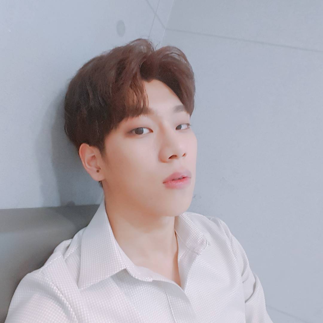KNKBrazil's tweet photo. [#TRAD] 21.08.17 - Tweet de Youjin.

Eu estou brincando com esta cara?_?
#youjin #knk #Youjin #KNK #EuEstou #ComEsta #Cara #KyaKyaKya https://t.co/OhXyfZmvtS