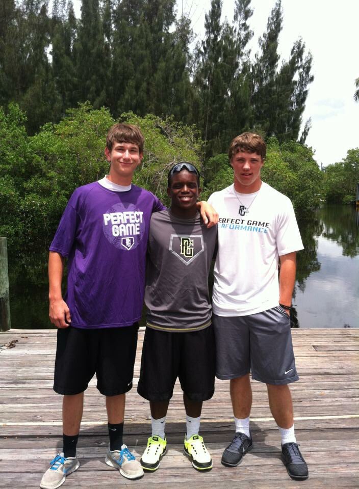CoachMiles42's tweet photo. Happy birthday to my boy, @TLutz37! One of the best teammates I've ever had. Keep doing your thing bro! https://t.co/Ne0pvMJapV