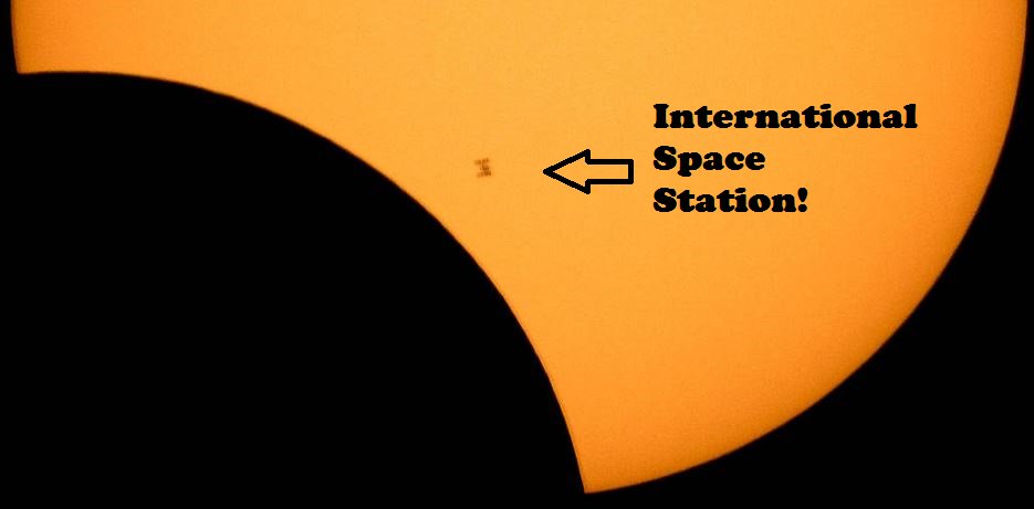 DailySlap's tweet image. Well, that was totally #cool! Got any great pics of your #SolarEclipse experience? We'd love to see them &amp;amp; know where you were!