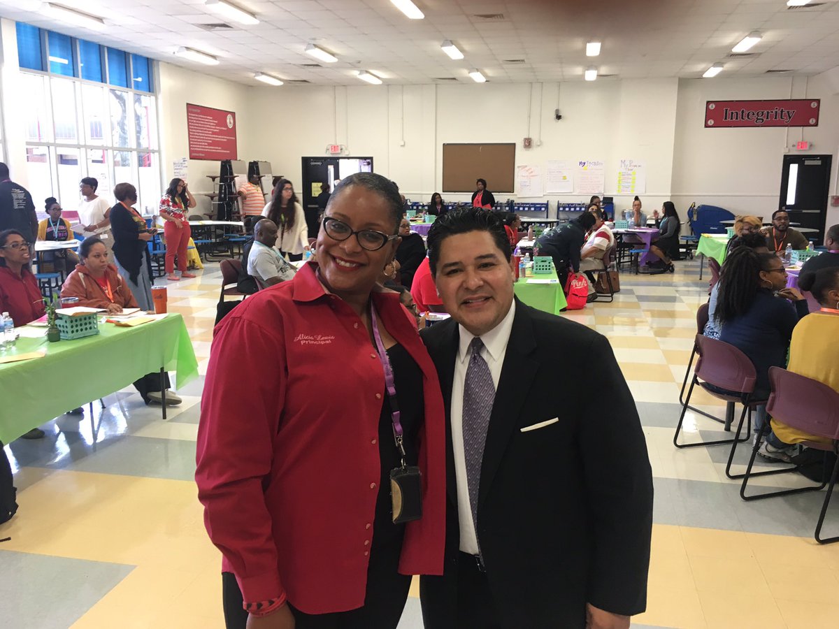 IStandforAll's tweet photo. @BlackshearEHISD is so grateful for the motivational words shared with us from our AMAZING @HISD_Supe We are getting this done TOGETHER!!! https://t.co/0WlDVJ24LE