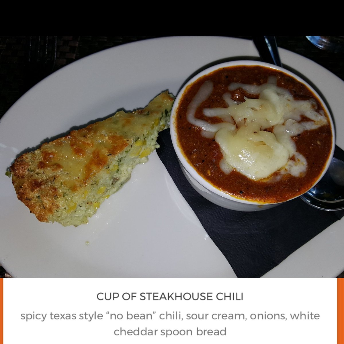 thehungryheath's tweet photo. #mortonsgrille #houstonrestrauntweek #hrw2017 #houstonfoodbank🍏 #prefixmenu #lunch #texas #chili #nobeans #perfect #spoonbread #yummy😋 https://t.co/lxhWXv9xvW