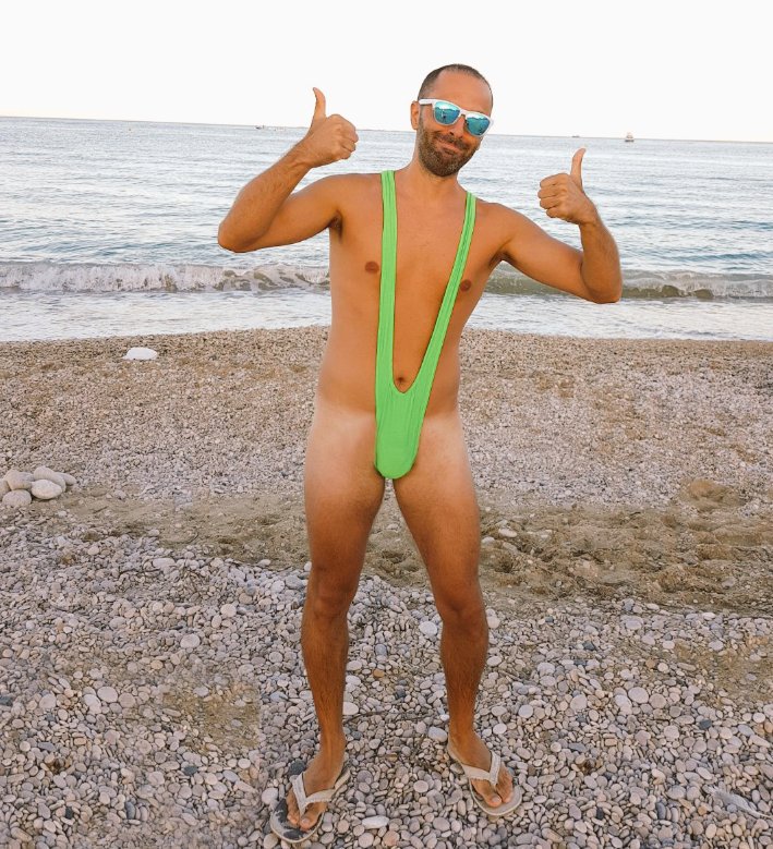 Videopatas's tweet image. Lo prometido es deuda. Cómo perder la poca dignidad que te queda apostando en twitter. No hace falta dar RT, gracias.