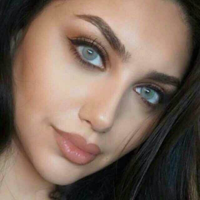 وقال في #وصفها😌🙊💙
-هي لم تكن مليئة #بالحياة هي كانت
#الحياة_نفسها 💜😍🙈