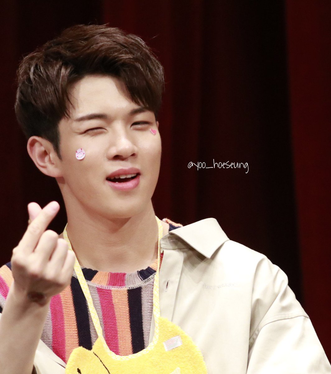 BrazilNFlying's tweet image. [#HD] 19.08.17 - Hweseung no fansign em Ilsan.

(cr. yoo_hoeseung)