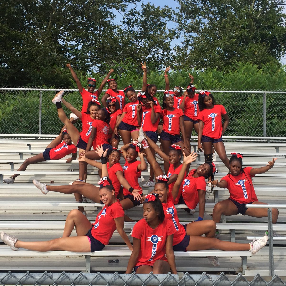 SouthfieldCheer's tweet photo. Picture ready 😁‼️💙❤️ https://t.co/rQWLrdCx3F
