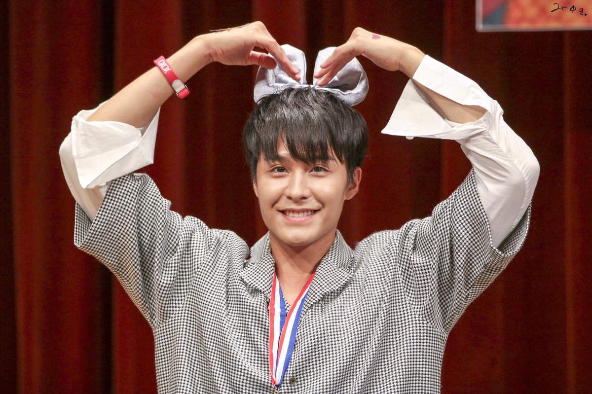 BrazilNFlying's tweet image. [#HD] 19.08.17 - Kwangjin no fansign em Ilsan.

(cr. KJ920812 yoo_hoeseung)