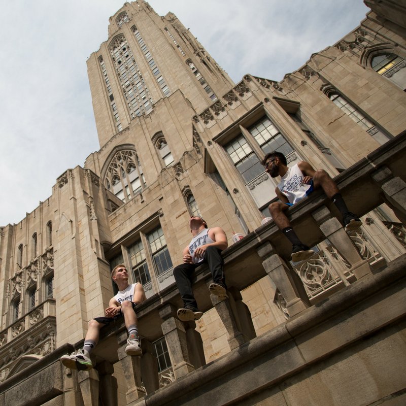 pittadmissions's tweet photo. We love the excitement of move-in and Orientation Week. We're glad to welcome #Pitt2021 to campus. #H2P https://t.co/7ZPhjVjtIe
