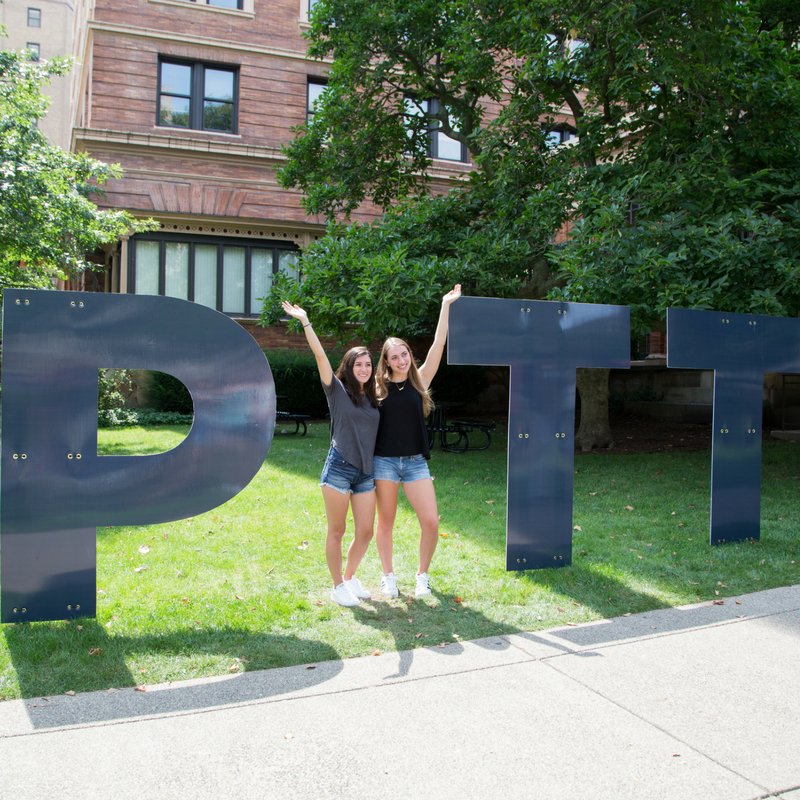 pittadmissions's tweet photo. We love the excitement of move-in and Orientation Week. We're glad to welcome #Pitt2021 to campus. #H2P https://t.co/7ZPhjVjtIe