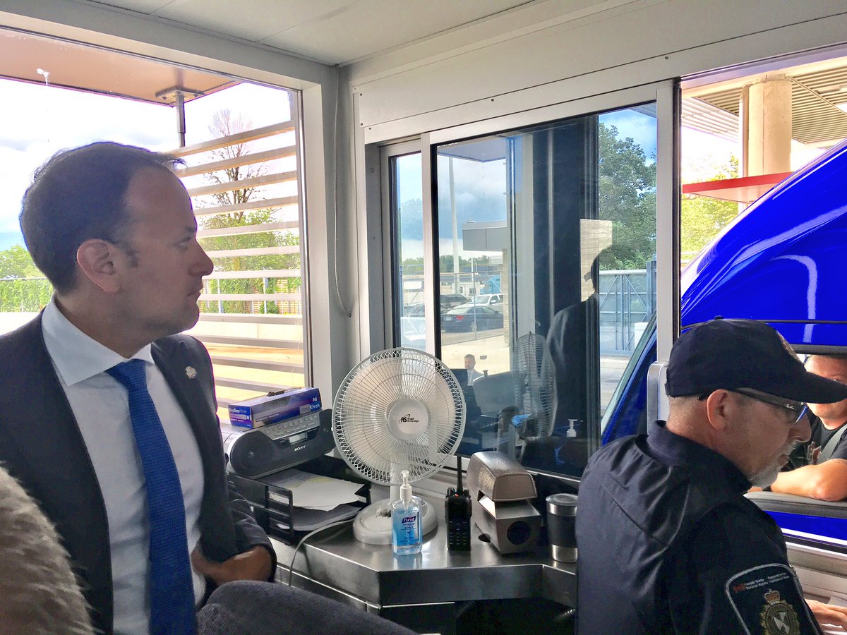 LeoVaradkar's tweet image. Just visited Canada-US border. It's high tech and highly efficient, but make no mistake - it's a hard border.