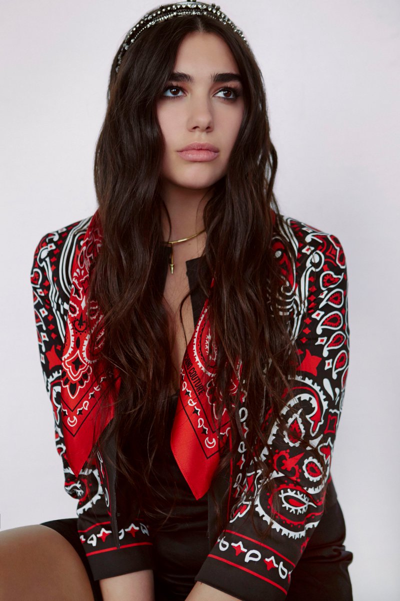 MundialDelPop10's tweet photo. Happy Birthday to the gorgeous and talented @DUALIPA. The rising star in pop turns 22 today! #HappyBirthdayDuaLipa ♥ https://t.co/UBsREpipr9