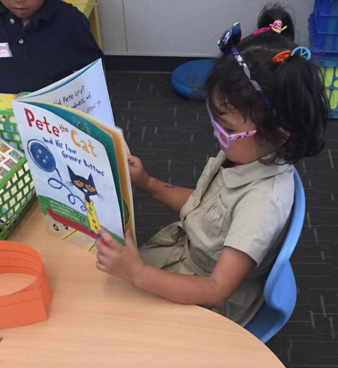 TeachWeiner's tweet image. Working toward our 15 minute Read-to-Self goal #WestlakeCharter #WCSPerseverance #BuildingStamina #4MinutesDown11ToGo #FirstGrade