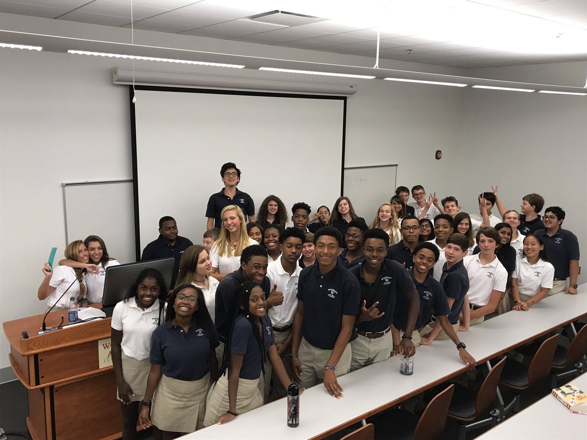CFreer1994's tweet photo. Enjoyed #SummerReading discussion today @WoodwardAcademy w/ freshman students! #WoodwardWay @WAPresident #OkayForNow @KQEmersonWA @markc610 https://t.co/3h2Fw5G3Ti