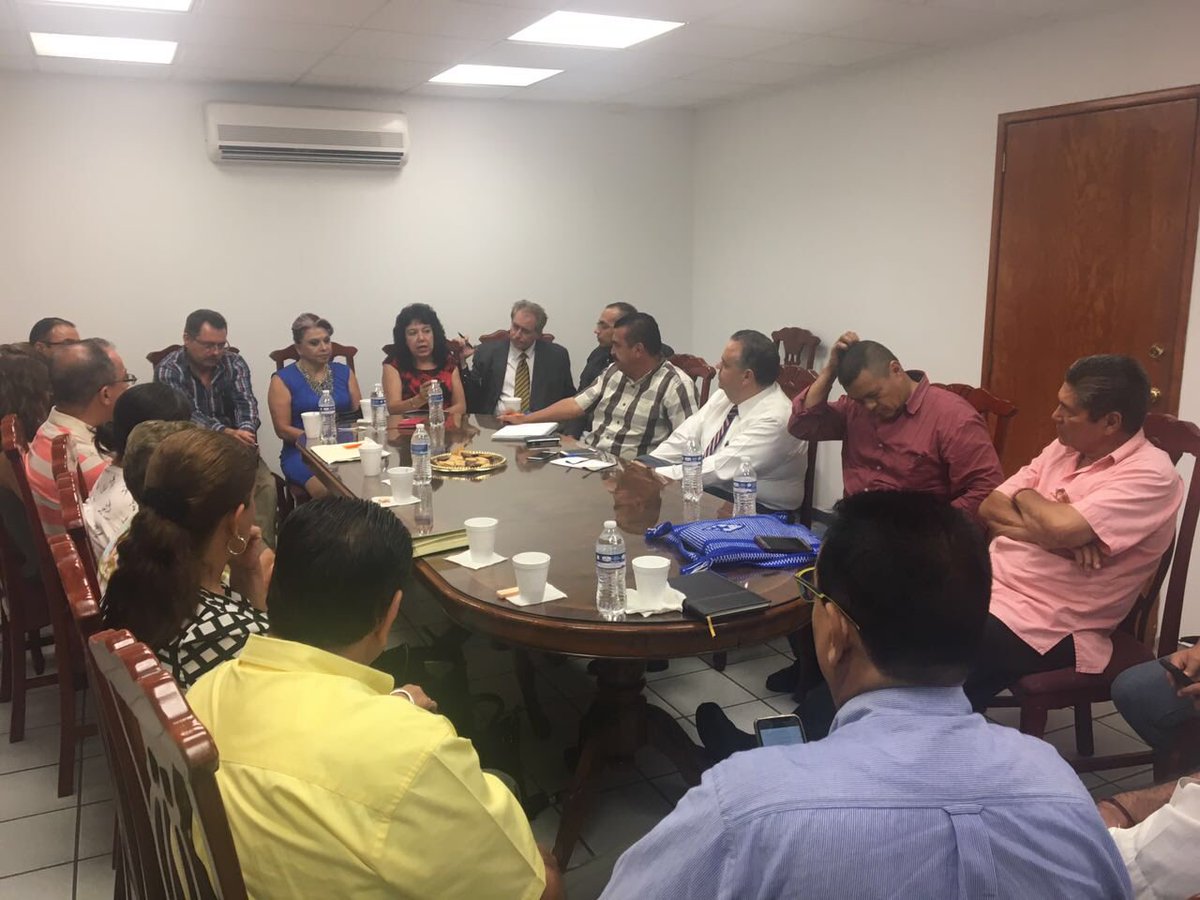 secgen47's tweet photo. Reunión con Supervisores de Secundaria, Sección 47, saludos. https://t.co/JtlyKA7t7n