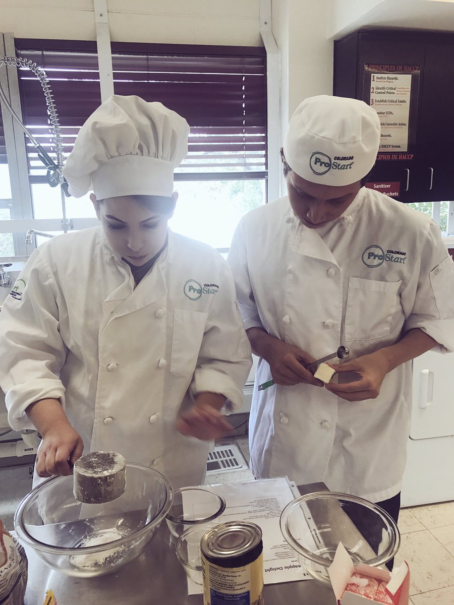 HospitalityD11's tweet photo. @CSSD11 @PathwaysD11 @COProStart @ProStart @RJWACD11 #yearonestudents #standardrecipes #readtherecipe #bakingbasics https://t.co/gFTTu741mH