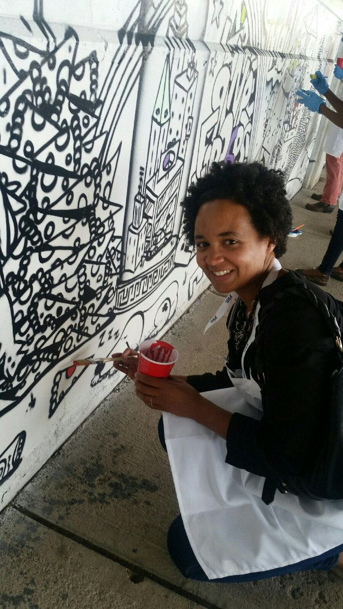 DRCOGorg's tweet image. That&apos;s our @winnamaclaren adding a splash of color to the I70 viaduct. #ductwork2 #transcomm