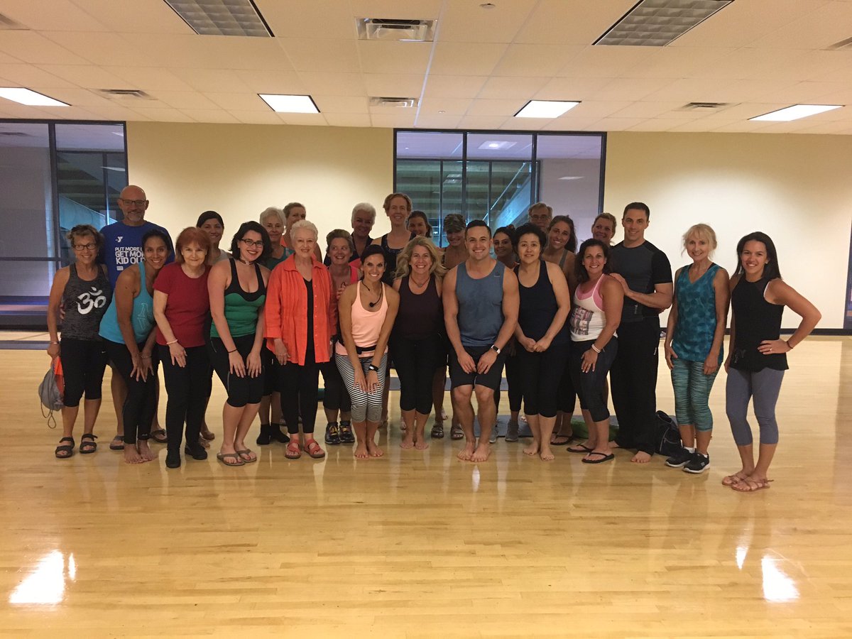 priscilla_fitz's tweet photo. Les Mills Master BodyFLOW class was fabulous! The Haverford Y is buzzing with Les Mills Rock stars! #lesmills #lesmillssummit2017 https://t.co/MEHhsFt8Bh