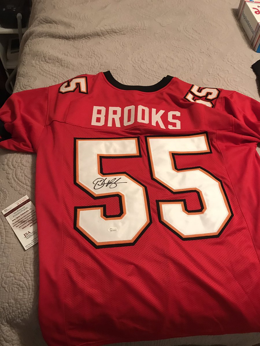 seanf198233's tweet photo. @DBrooks55 my wife definitely knows who my favorite player is!  Happy birthday to me!  #mrderrickbrooks https://t.co/75IcK0Ch0O