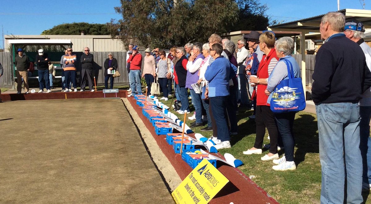 Over 50 members of the Paynesville Bowls Club had the company of Australian Champion <a href="/122blest/">Barrie Lester</a> for an Aero Demonstration #aerobowls
