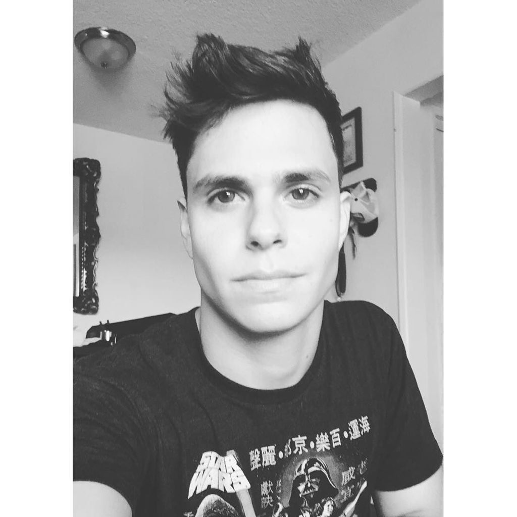 awgust_'s tweet photo. De donde eres? Saca tu bandera 🇻🇪🇺🇸 Where are you from? Let me see your flag:) https://t.co/dFJkzcLCCX https://t.co/uoir6mZ7qG