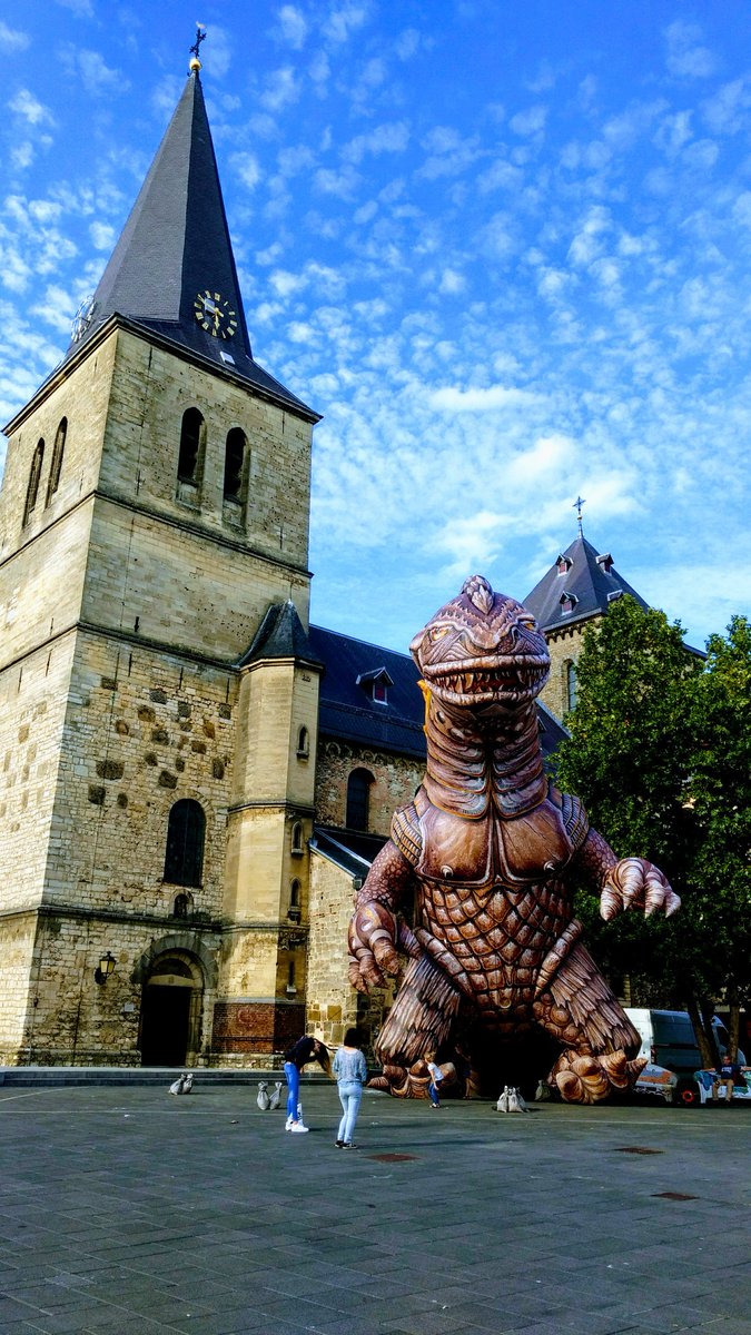 Godzilla van Plasticiens Volants @ Pancratiusplein #Heerlen! #CulturaNova #cn17