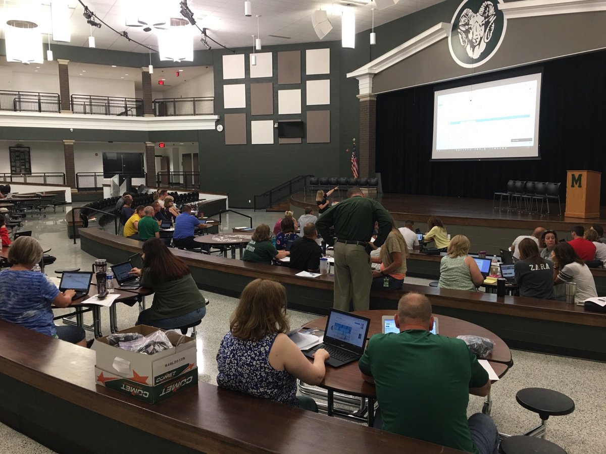 MLSDRAM_SUPT's tweet photo. Learning Google Classroom. Teachers engaged in learning for the betterment of their Ss. #MadisonPD https://t.co/F7vx0kVNrL