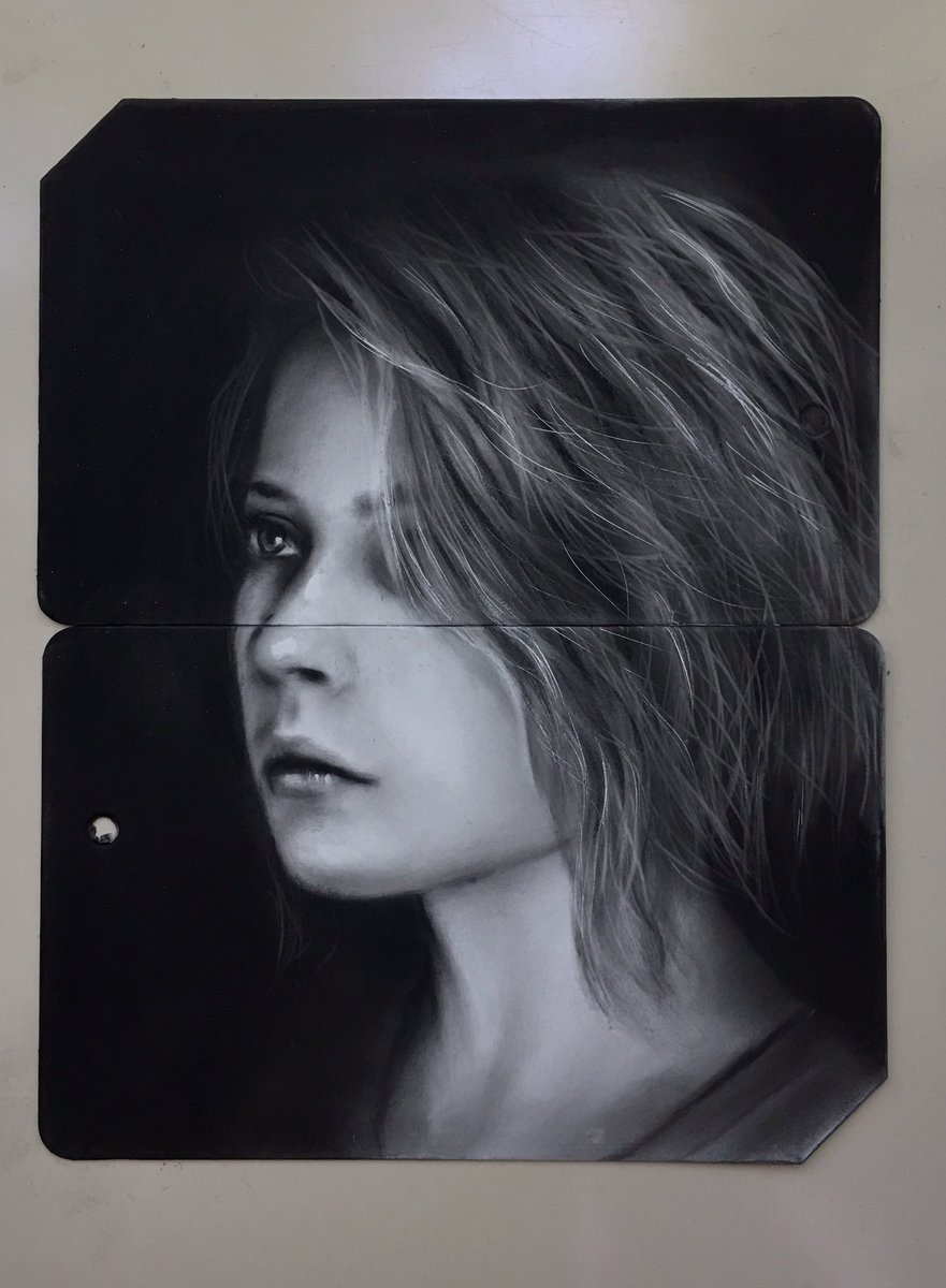 shivajlayer's tweet photo. #drawing #charcoal #2pieces #metrocards #singlefare4 #portraits #nyc #subwaycard #realisticportraits #smallworks #newyorkartist #shivajlayer https://t.co/Qg1Tbn45Ne