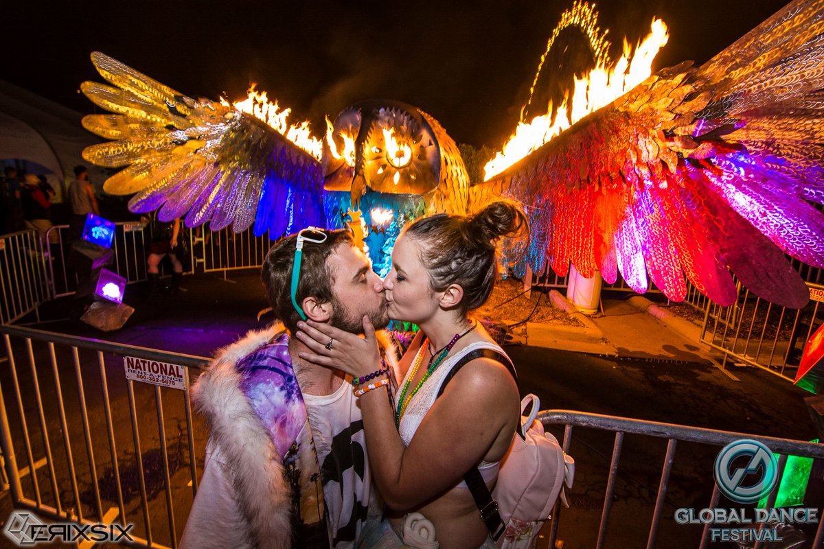GlobalDanceFest's tweet photo. Sparks fly at #GDF17 https://t.co/UgDth8dNsW