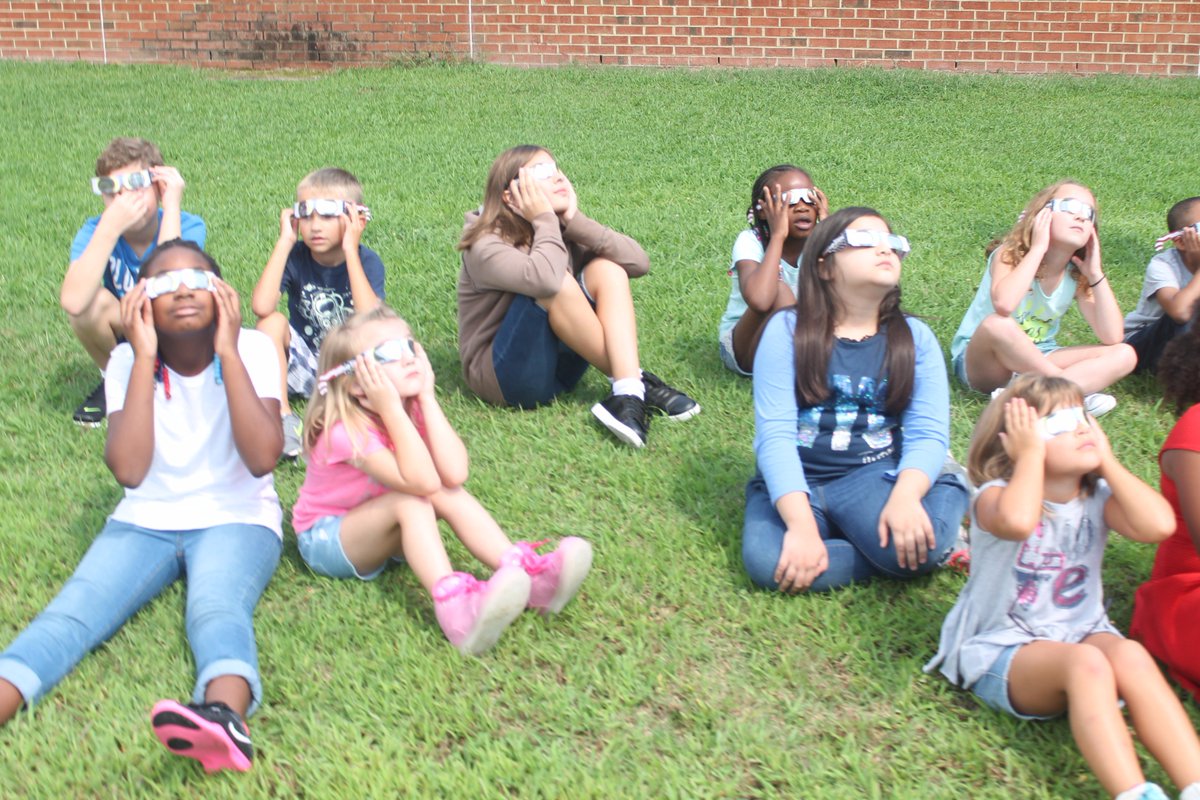 PES enjoying the Solar Eclipse. Thanks for the glasses PTA!