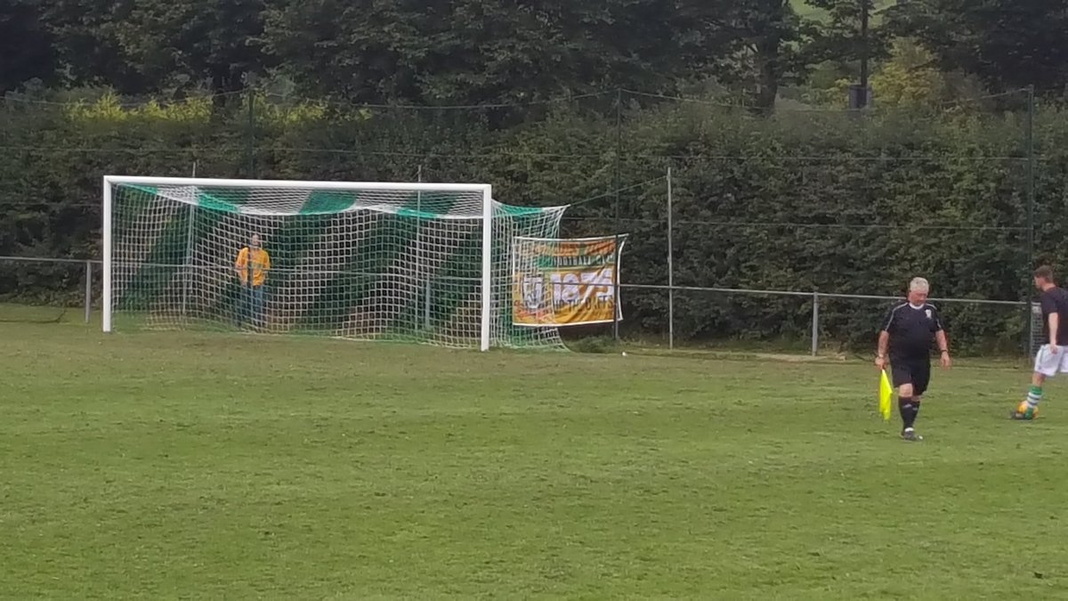 llaniwarcry's tweet photo. The flag has been stolen by the llani altra #altra 😉 @DanNicholls11 https://t.co/Jjw8VrGDms