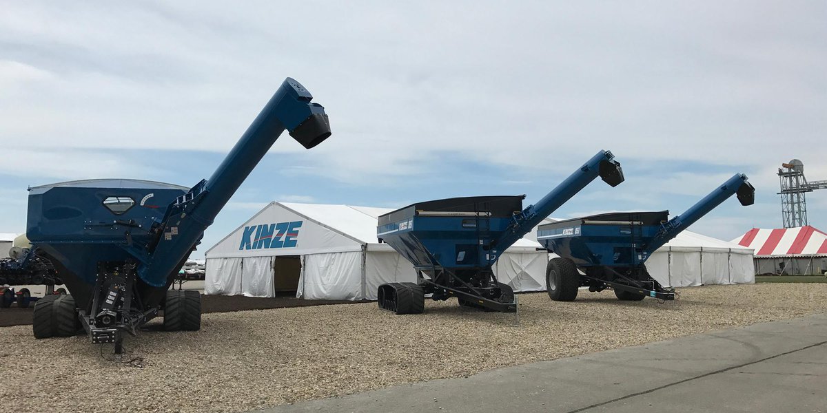 Kinze's tweet photo. We are getting ready for the @FPShow next week. Stop by booth #939 to see what's new!! #KinzeFPS17 #setupweek #FPS17 https://t.co/tV9iztSeid