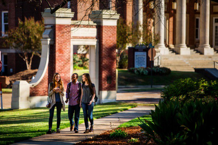 WhyMissCollege's tweet photo. Have you spotted the Arches on campus? What they mean to the #MCFamily: https://t.co/SoD9GMKZFq #Choctawk https://t.co/opFekYbDN5