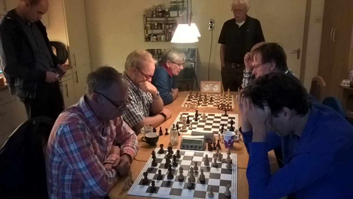 Zomeravond schaak bij #3Torens😎. Wil je nog een avondje meespelen? Kom dan vrijdag 25 augustus naar Arjen thuis, de laatste kans!