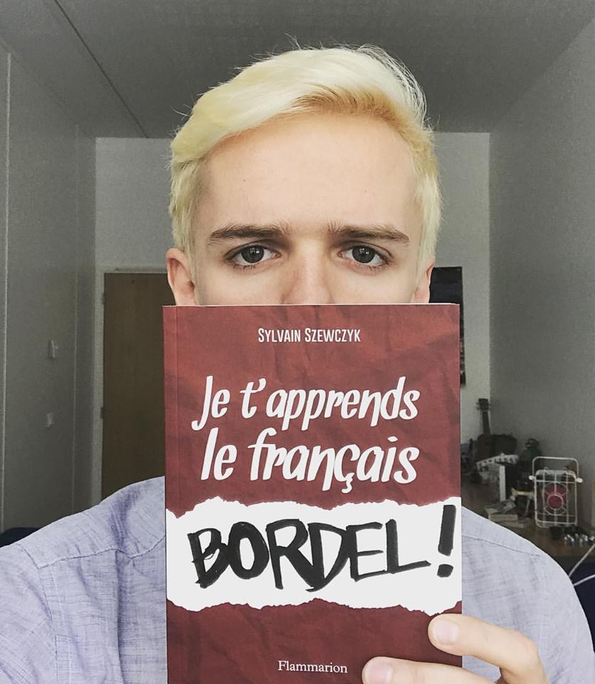 sylvain (@Sylvqin) on Twitter photo 23/08/2017 04:06:09 Dès demain dans ta FNAC préférée (et partout ailleurs). @Bescherelle Dès demain dans ta FNAC préférée (et partout ailleurs). @Bescherelle