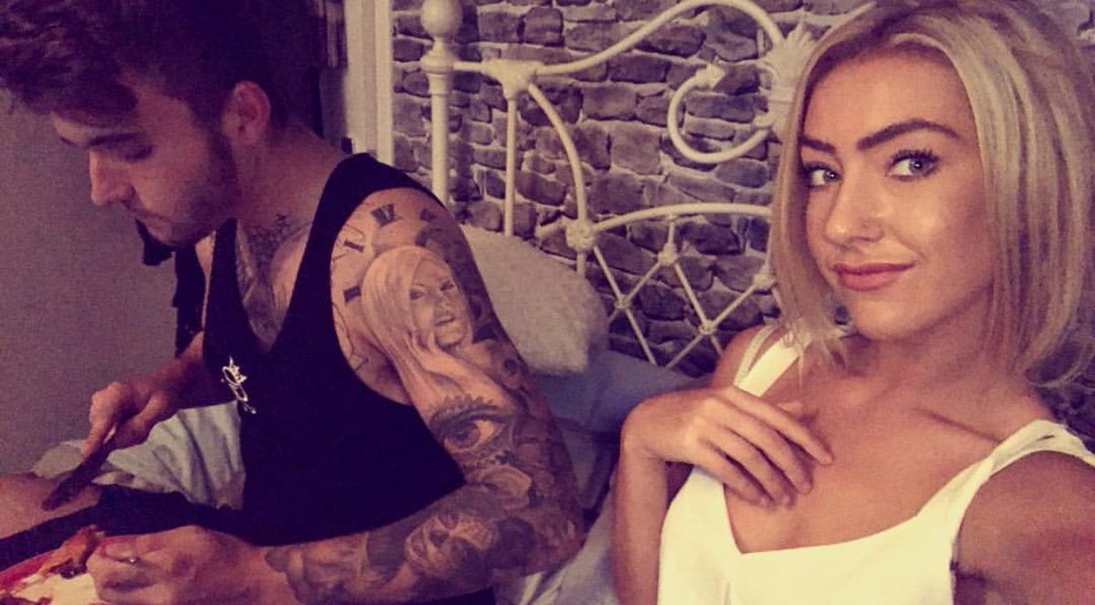 Skype sessions with #alpha now😈 #alphacouple #findom #findomcouple #cuckold #cuckcuckolding