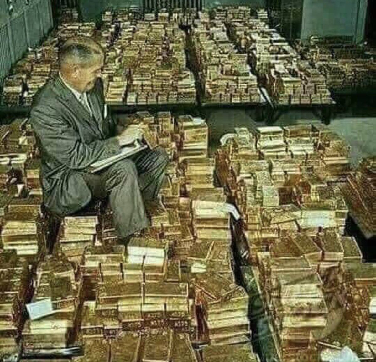_7julan's tweet photo. رساله للذين يرون ان المال هو الشىء الوحيد 
الذي به تقضى الحاجات ويوفر السعادة ... https://t.co/NUf42cTPtb