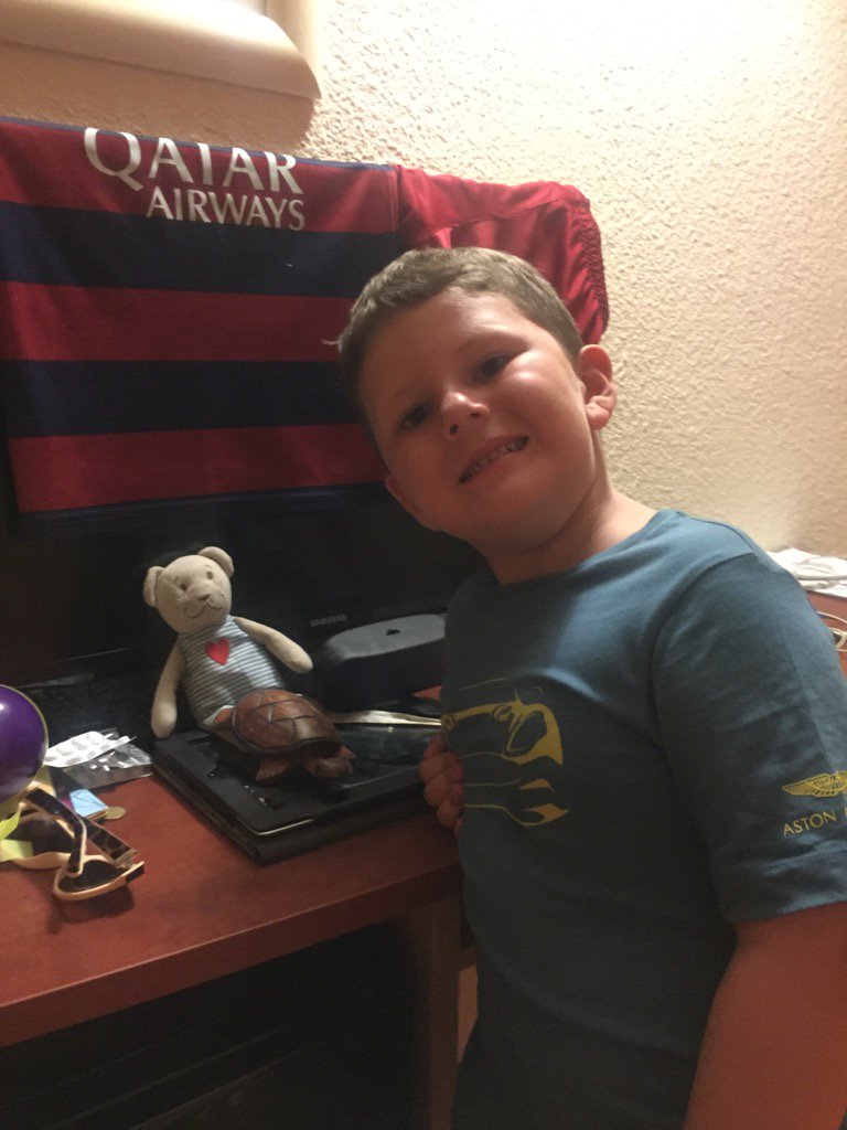 debsw69's tweet photo. @Y4FlorenceMelly jack on holiday in salou https://t.co/mTWNZ1WLJt